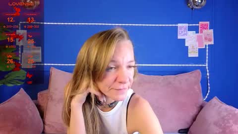 jesica_moon_peachy online show from September 25, 2:15 am