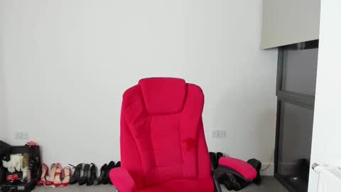 Snapshot of jesicacoper chatting on December 14, 5:02 am MistressJesicaCoper online show from December 14, 5:02 am