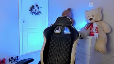 jess1ca_rabb1t online show from December 6, 3:33 pm