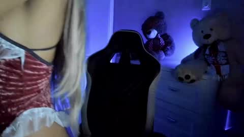 jess1ca_rabb1t online show from January 17, 10:00 am