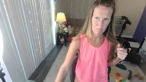 Snapshot of jess_dutton chatting on January 11, 8:32 pm Jessica online show from January 11, 8:32 pm