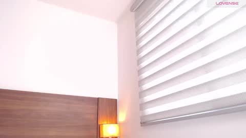 I AM JESSI online show from December 4, 5:11 pm