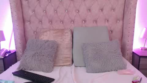 Jessica  online show from December 13, 8:15 pm