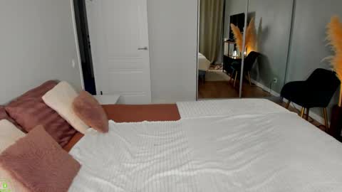 Snapshot of jessica_gill chatting on November 25, 7:19 am Jessica online show from November 25, 7:19 am