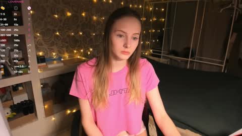 Snapshot of jessica_jane_ chatting on January 21, 2:43 am Mila online show from January 21, 2:43 am