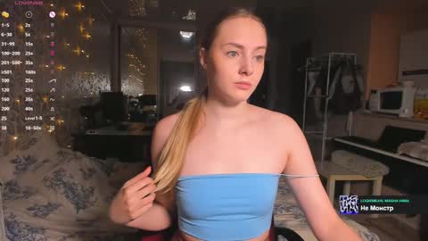 Snapshot of jessica_jane_ chatting on November 18, 12:05 am Mila online show from November 18, 12:05 am