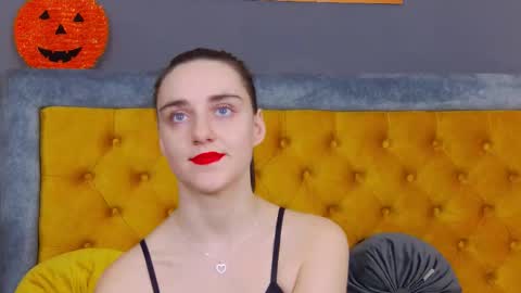 Jessica White online show from November 27, 4:14 am