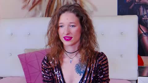 Snapshot of jessicagibson chatting on December 6, 7:10 am Jessica online show from December 6, 7:10 am