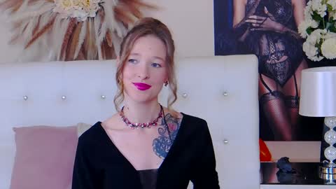 Snapshot of jessicagibson chatting on December 19, 6:34 am Jessica online show from December 19, 6:34 am