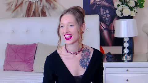 Snapshot of jessicagibson chatting on December 19, 3:41 pm Jessica online show from December 19, 3:41 pm