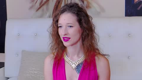 Snapshot of jessicagibson chatting on January 4, 10:27 am Jessica online show from January 4, 10:27 am