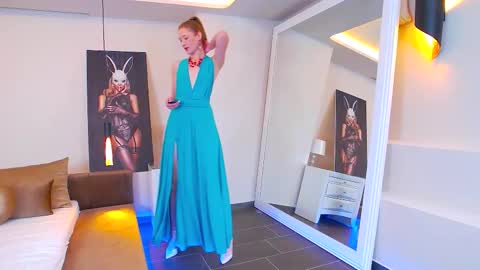 Snapshot of jessicagibson chatting on February 18, 11:55 am Jessica online show from February 18, 11:55 am