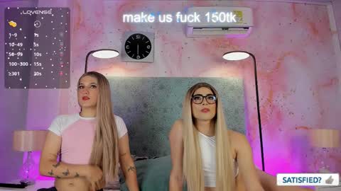 JESSI AND NAOMI online show from September 12, 12:44 am