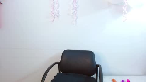 jessicarabbit4 online show from February 13, 1:19 am