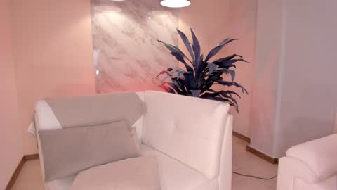 JESS online show from February 6, 4:25 pm