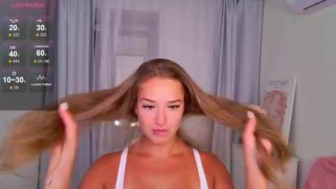 Snapshot of jessiestarz chatting on September 12, 2:17 pm Jessi online show from September 12, 2:17 pm