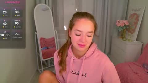 Snapshot of jessiestarz chatting on October 4, 1:53 pm Jessi online show from October 4, 1:53 pm