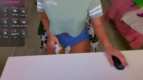 Snapshot of jessiestarz chatting on November 12, 1:44 pm Jessi online show from November 12, 1:44 pm