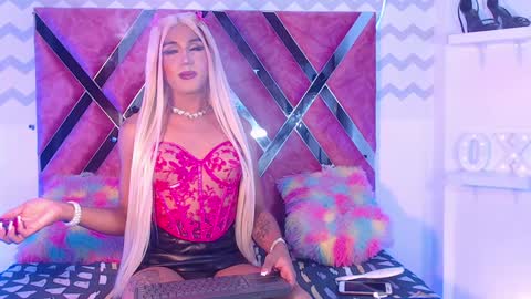 JESS online show from February 6, 9:43 am