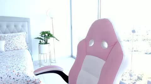 Snapshot of jessikapalmer chatting on December 2, 2:19 pm online show from December 2, 2:19 pm