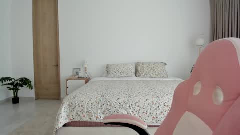 Snapshot of jessikapalmer chatting on February 11, 2:13 pm online show from February 11, 2:13 pm