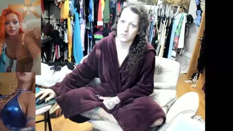 Snapshot of jessyboi0504 chatting on October 1, 10:43 am seductress Cyber Succubus online show from October 1, 10:43 am