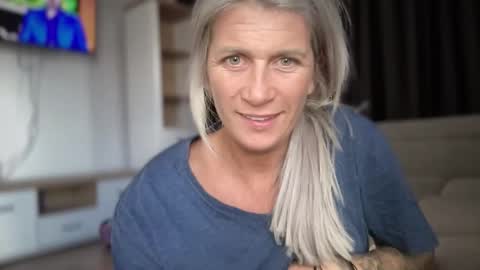 Jessye online show from October 11, 11:42 am