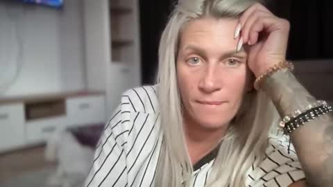 Jessye online show from October 19, 11:11 am