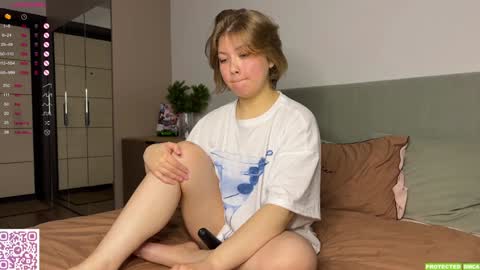 Mona online show from February 4, 3:04 pm