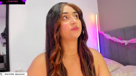 Snapshot of jhacky_sweet chatting on December 12, 1:21 am jhackelin My independent account online show from December 12, 1:21 am