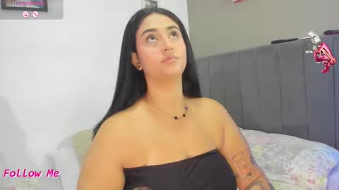 Snapshot of jhacky_sweet chatting on November 3, 2:35 am jhackelin My independent account online show from November 3, 2:35 am