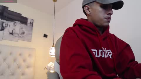 Snapshot of jheidertwink chatting on December 19, 7:07 am Jheider R. online show from December 19, 7:07 am