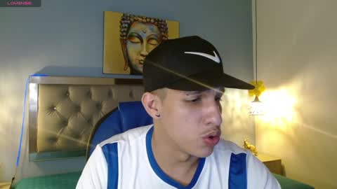 Snapshot of jheidertwink chatting on January 27, 3:37 am Jheider R. online show from January 27, 3:37 am