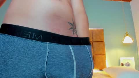 Snapshot of jheidertwink chatting on September 26, 1:26 pm Jheider R. online show from September 26, 1:26 pm