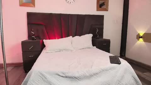 jhoanleandro online show from March 11, 4:43 am