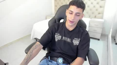 jhoanleandro online show from September 25, 6:06 am