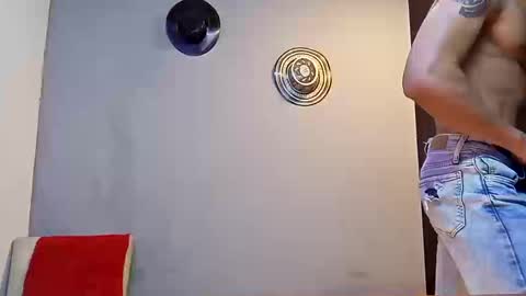 Snapshot of jhonny_thes28 chatting on October 15, 6:41 pm jhonny_thes28 online show from October 15, 6:41 pm