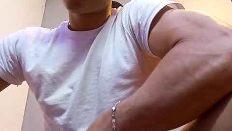 Snapshot of jhonny_thes28 chatting on October 26, 7:31 pm jhonny_thes28 online show from October 26, 7:31 pm