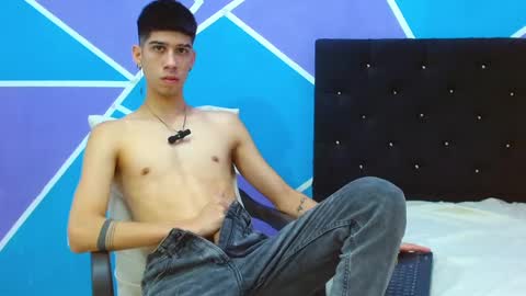 Snapshot of jhony_sex3 chatting on January 4, 4:12 am jhony_sex3 online show from January 4, 4:12 am