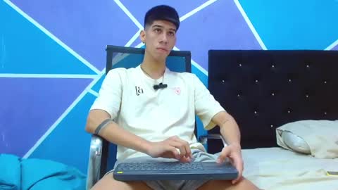 Snapshot of jhony_sex3 chatting on February 3, 11:26 pm jhony_sex3 online show from February 3, 11:26 pm