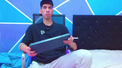 Snapshot of jhony_sex3 chatting on February 7, 8:55 am jhony_sex3 online show from February 7, 8:55 am