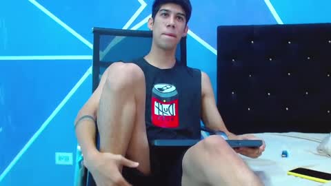 Snapshot of jhony_sex3 chatting on March 8, 8:33 am jhony_sex3 online show from March 8, 8:33 am