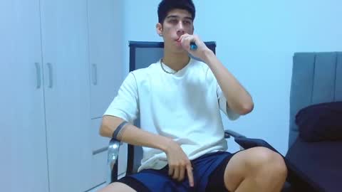 Snapshot of jhony_sex3 chatting on September 18, 3:08 am jhony_sex3 online show from September 18, 3:08 am