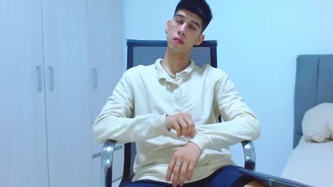 Snapshot of jhony_sex3 chatting on October 4, 3:48 am jhony_sex3 online show from October 4, 3:48 am