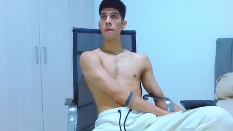 Snapshot of jhony_sex3 chatting on October 10, 7:07 am jhony_sex3 online show from October 10, 7:07 am