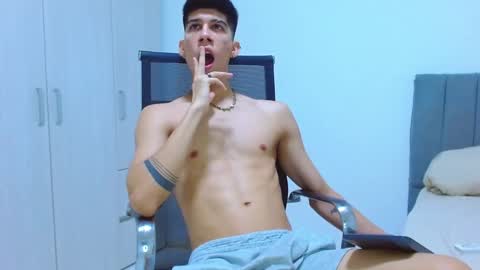 Snapshot of jhony_sex3 chatting on October 17, 6:49 am jhony_sex3 online show from October 17, 6:49 am