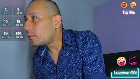 Snapshot of jhonyalzate chatting on December 3, 2:14 am Jhony Alzate online show from December 3, 2:14 am