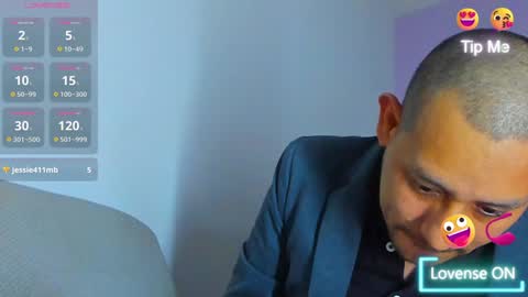 Snapshot of jhonyalzate chatting on December 7, 5:37 am Jhony Alzate online show from December 7, 5:37 am