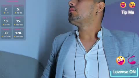 Snapshot of jhonyalzate chatting on December 8, 4:04 am Jhony Alzate online show from December 8, 4:04 am