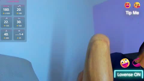 Snapshot of jhonyalzate chatting on December 11, 7:09 am Jhony Alzate online show from December 11, 7:09 am